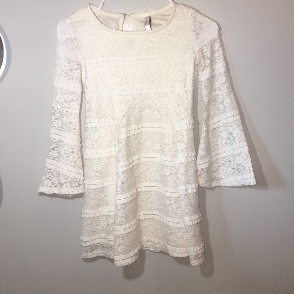 🔥White lace dress with a sweater🔥
